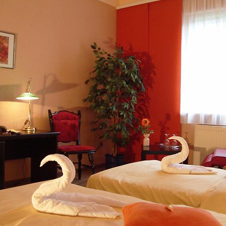 Hotel Haufe Forst  Ngoại thất bức ảnh
