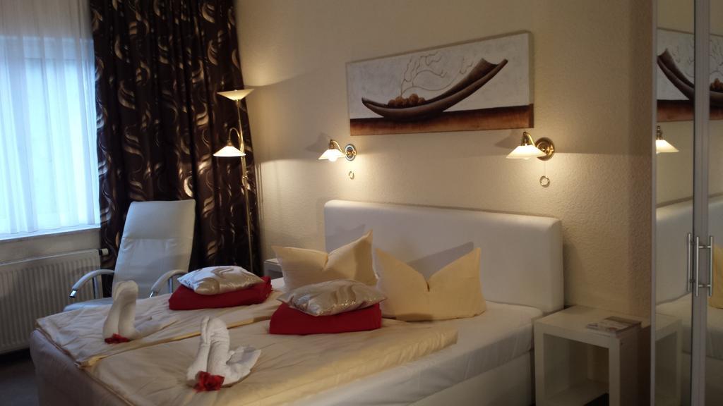 Hotel Haufe Forst  Ngoại thất bức ảnh